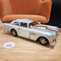 Voiture Grise Pour Décoration - 24,5 X 10 Cm