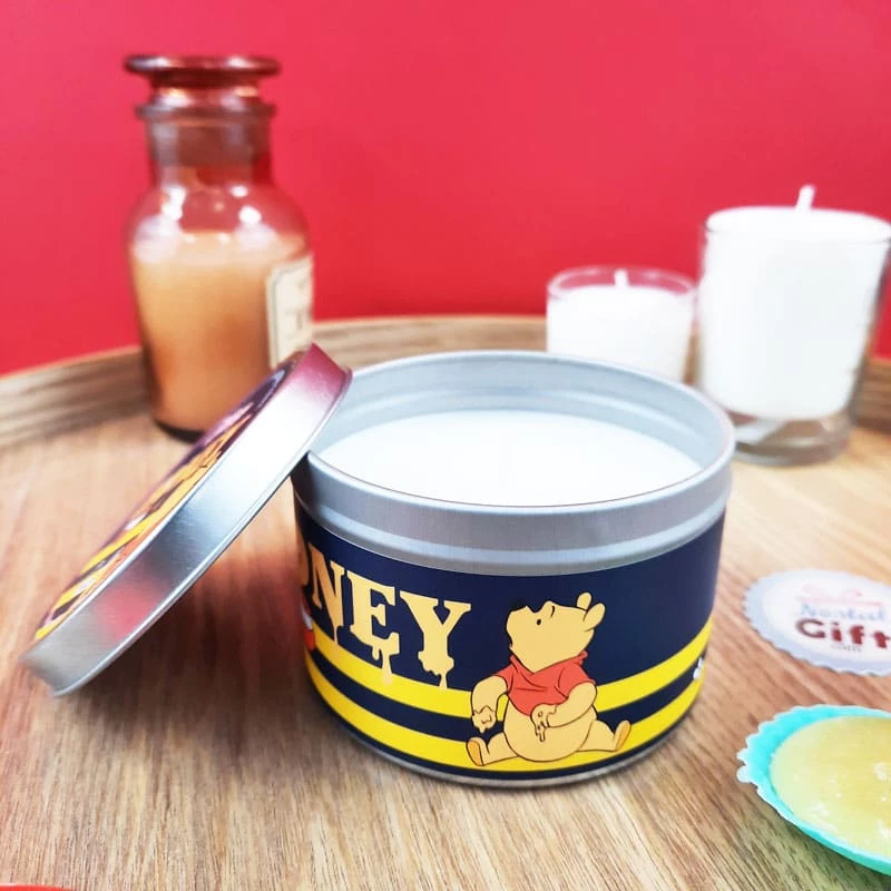 Bougie Végétale - Winnie L'Ourson - Parfum Miel - Edition Métal – Image 2