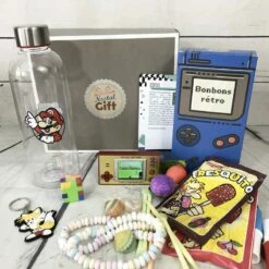 Coffret Cadeau Jeux Vidéo Rétro (avec Sa Console De Poche Retro)