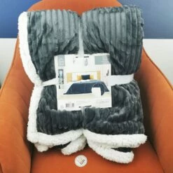 Plaid Doux Velours Côtelé Gris Et Revers Polaire Blanc 180X220 CM