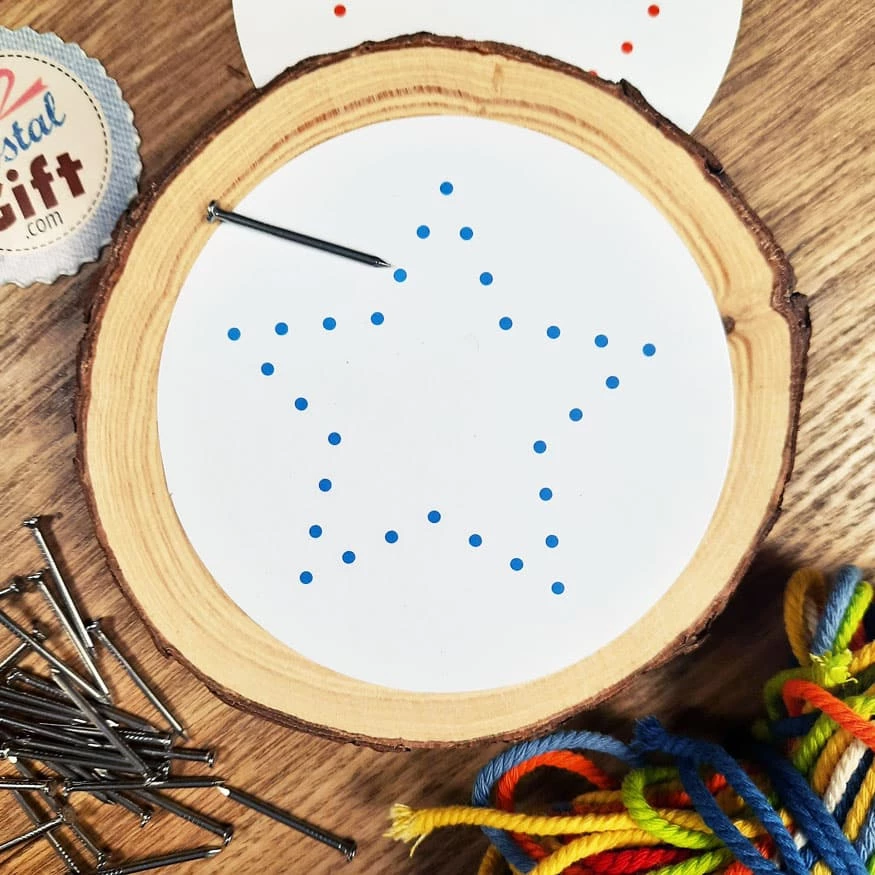 Image En Fil Tendu Avec Clous - Goki â Image 2