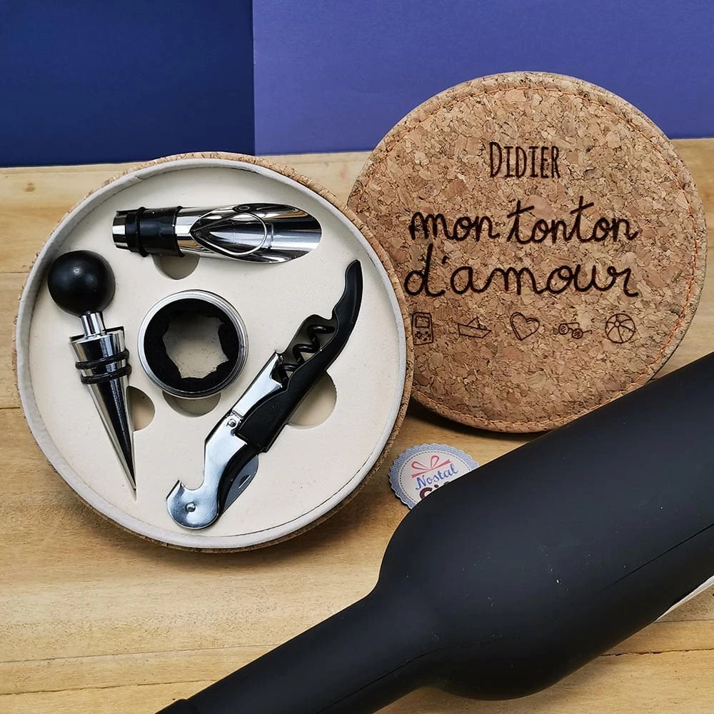 Coffret Cadeau Vin : Coffret En Liège Personnalisé Et Ses Accessoires De Vin