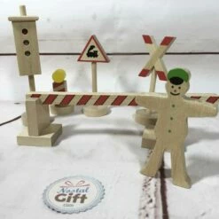 Assortiment De Panneaux De Signalisation En Bois Pour Train Et Petites Voitures