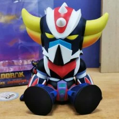 Figurine Tirelire Chibi Grendizer Assis 15 Cm - Goldorak